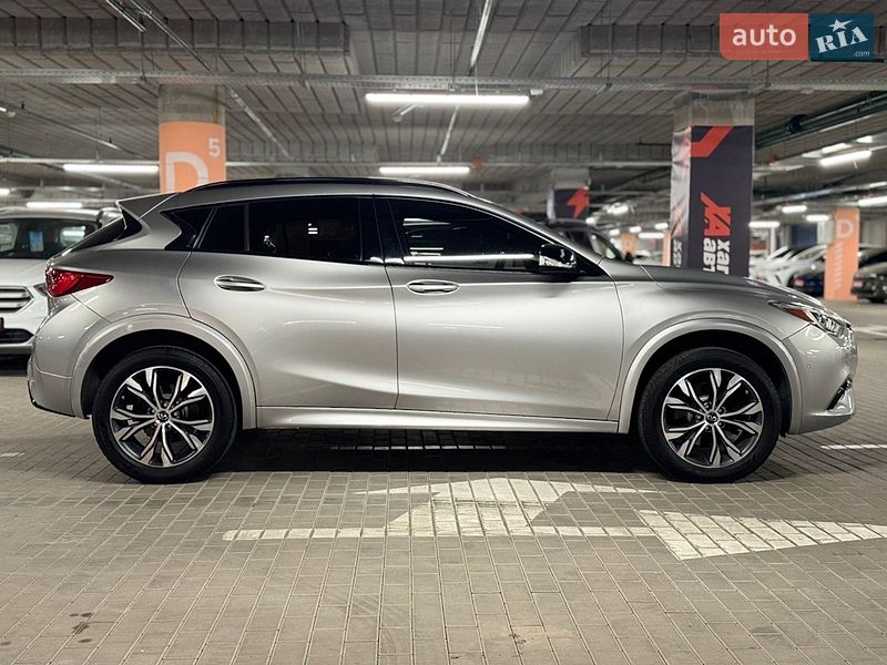 Фото Infiniti QX30 з оголошення AUTO.RIA