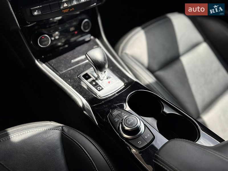 Фото Infiniti QX30 з оголошення AUTO.RIA