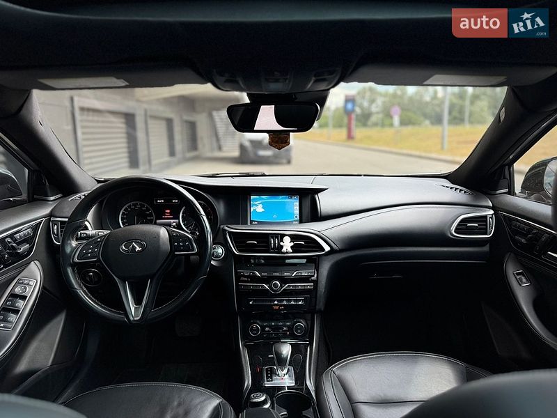 Фото Infiniti QX30 з оголошення AUTO.RIA