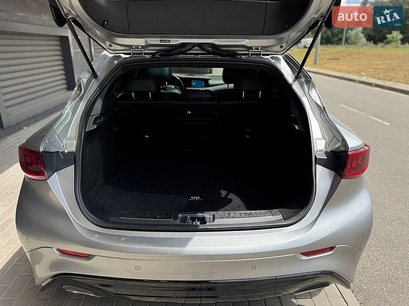 Фото Infiniti QX30 з оголошення AUTO.RIA