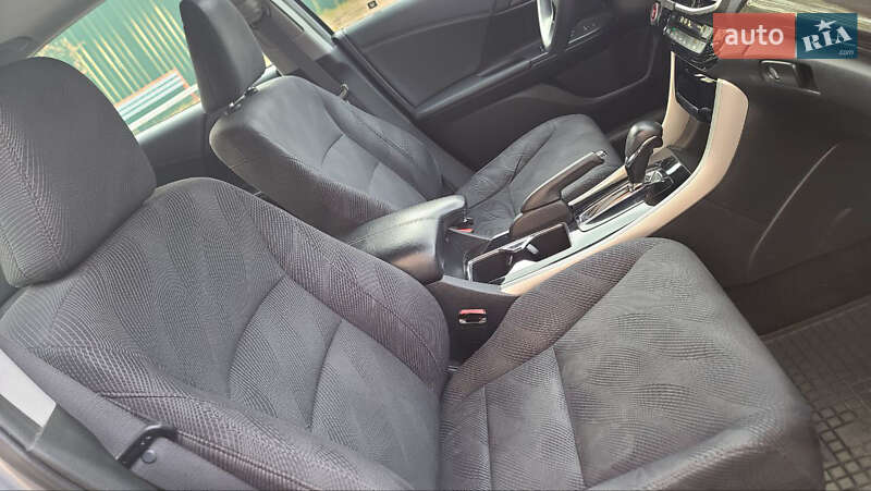 Фото Honda Accord з оголошення AUTO.RIA