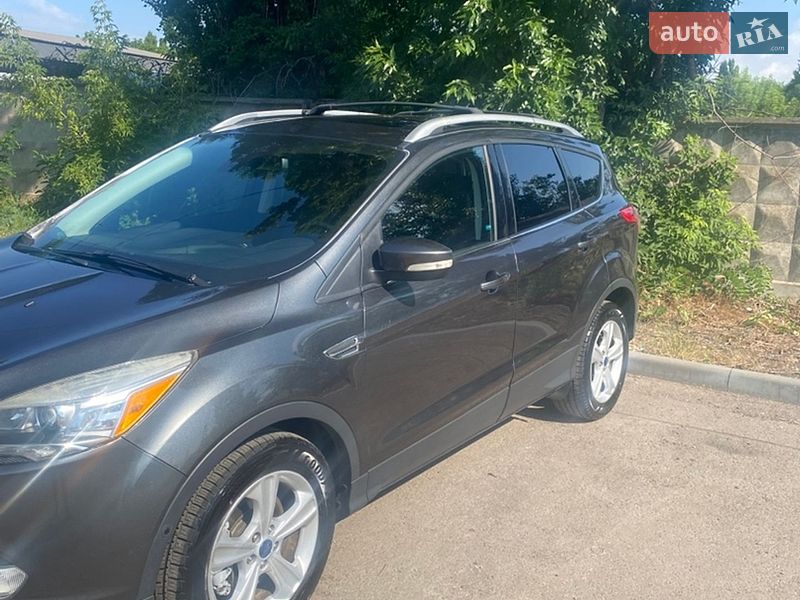 Фото Ford Escape з оголошення AUTO.RIA