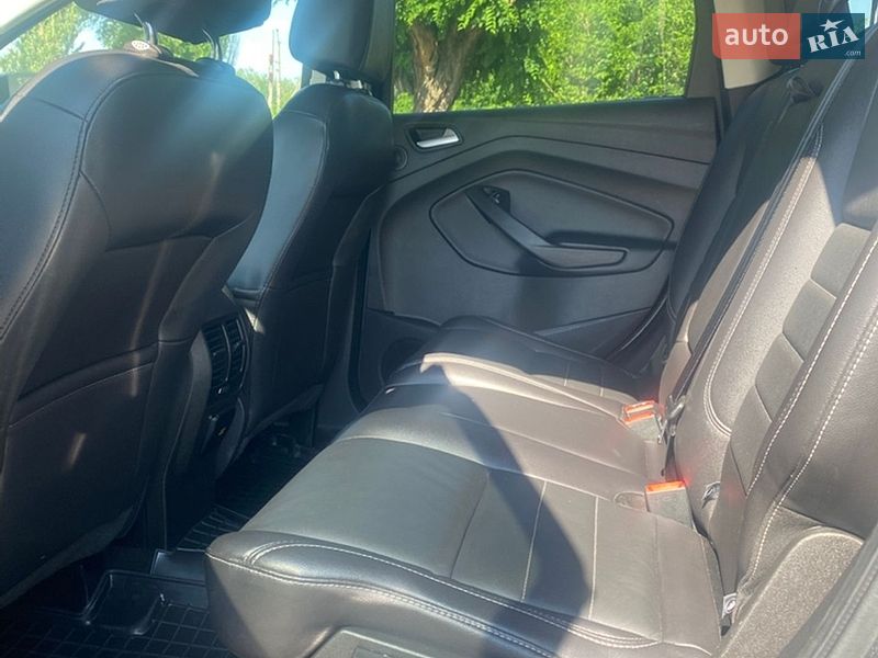 Фото Ford Escape з оголошення AUTO.RIA