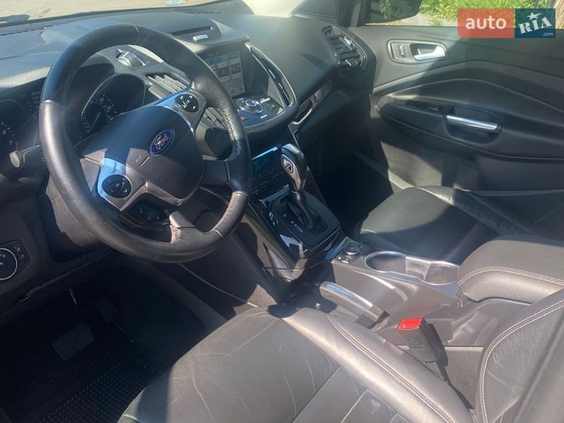 Фото Ford Escape з оголошення AUTO.RIA