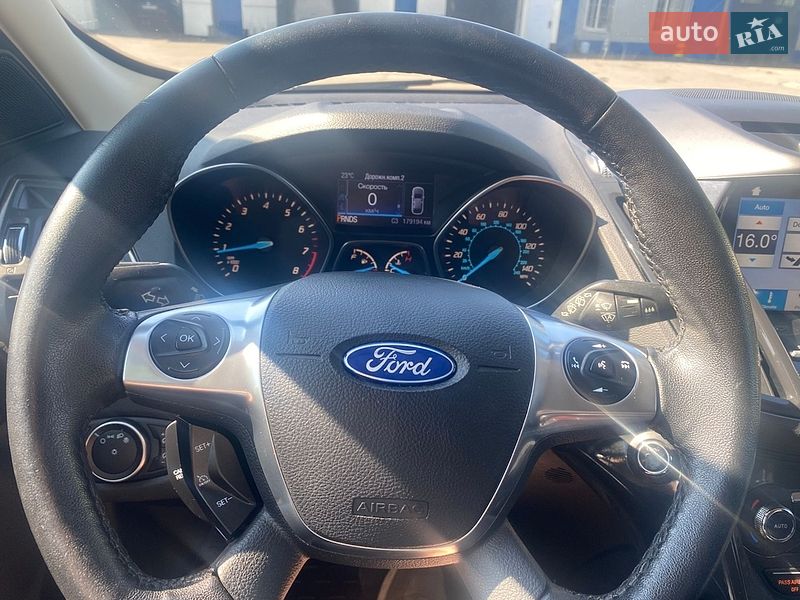 Фото Ford Escape з оголошення AUTO.RIA