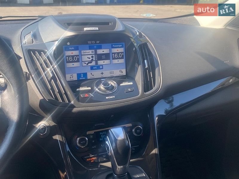 Фото Ford Escape з оголошення AUTO.RIA