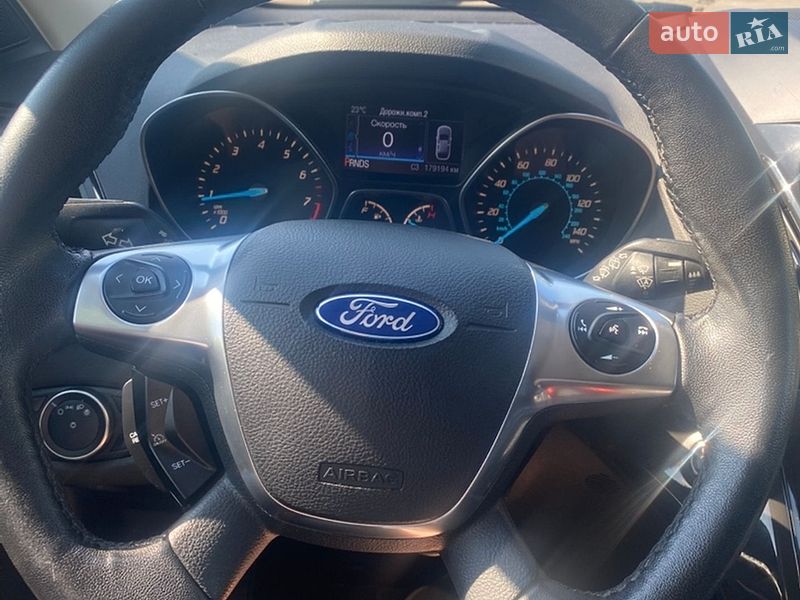 Фото Ford Escape з оголошення AUTO.RIA