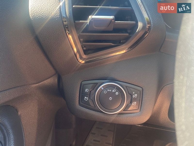 Фото Ford Escape з оголошення AUTO.RIA
