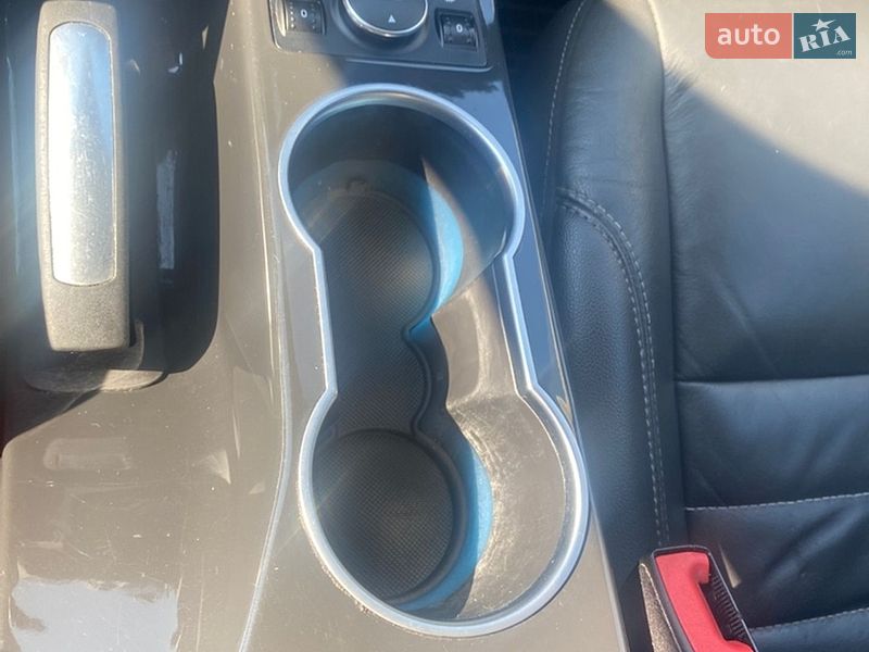 Фото Ford Escape з оголошення AUTO.RIA
