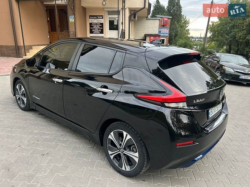 Фото Nissan Leaf з оголошення AUTO.RIA