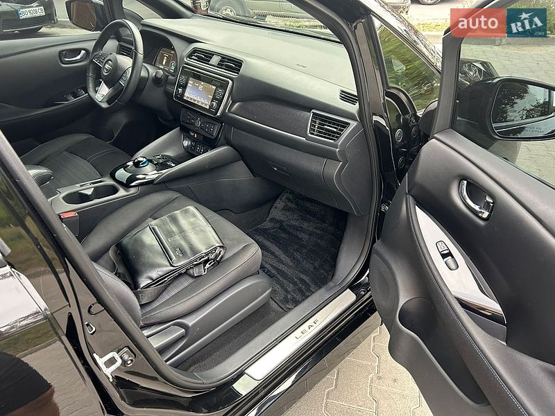 Фото Nissan Leaf з оголошення AUTO.RIA