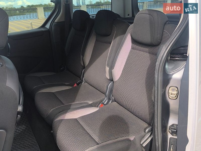 Фото Peugeot Partner з оголошення AUTO.RIA