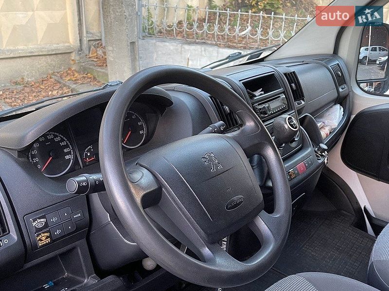 Фото Peugeot Boxer з оголошення AUTO.RIA