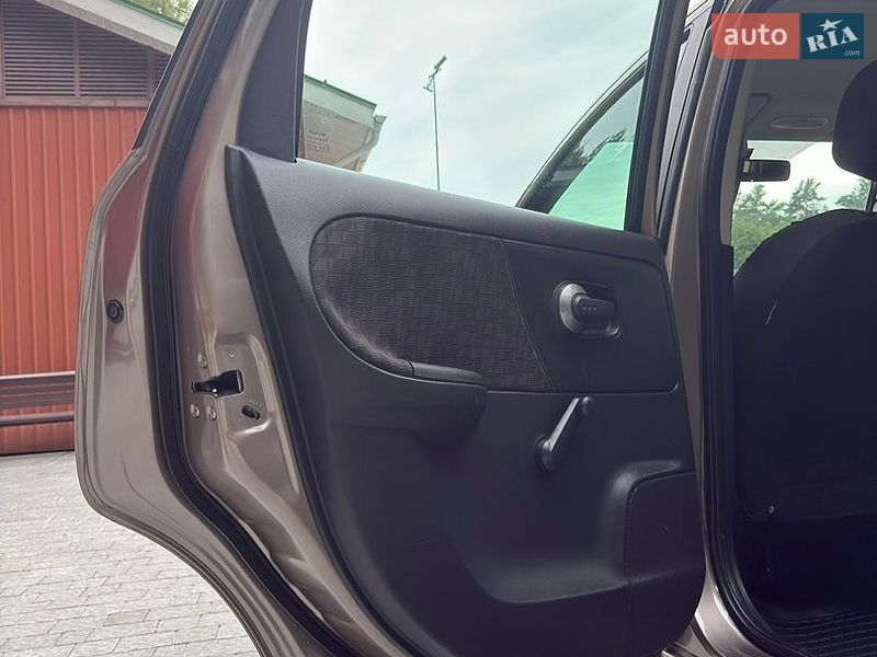 Фото Nissan Note з оголошення AUTO.RIA