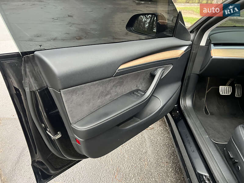 Фото Tesla Model 3 з оголошення AUTO.RIA