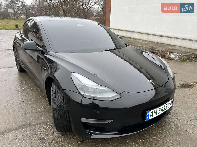 Фото Tesla Model 3 з оголошення AUTO.RIA