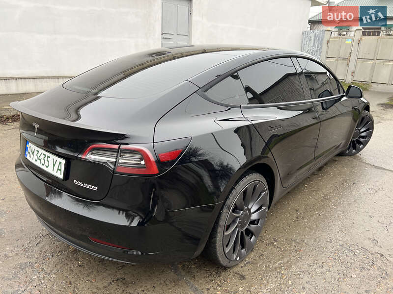 Фото Tesla Model 3 з оголошення AUTO.RIA
