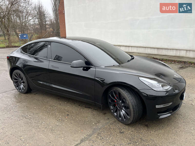Фото Tesla Model 3 з оголошення AUTO.RIA