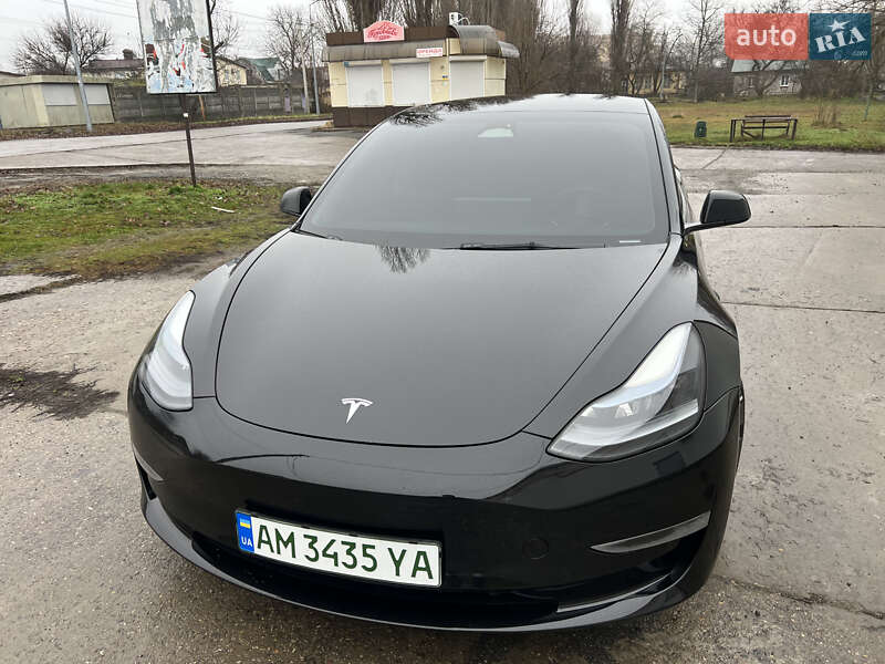 Фото Tesla Model 3 з оголошення AUTO.RIA