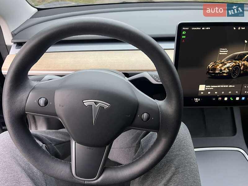 Фото Tesla Model 3 з оголошення AUTO.RIA