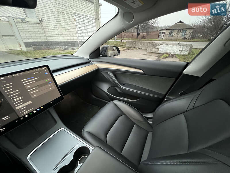 Фото Tesla Model 3 з оголошення AUTO.RIA