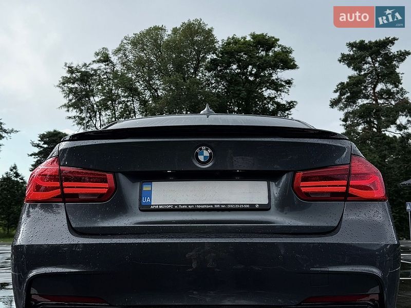 Фото BMW 3 Series з оголошення AUTO.RIA