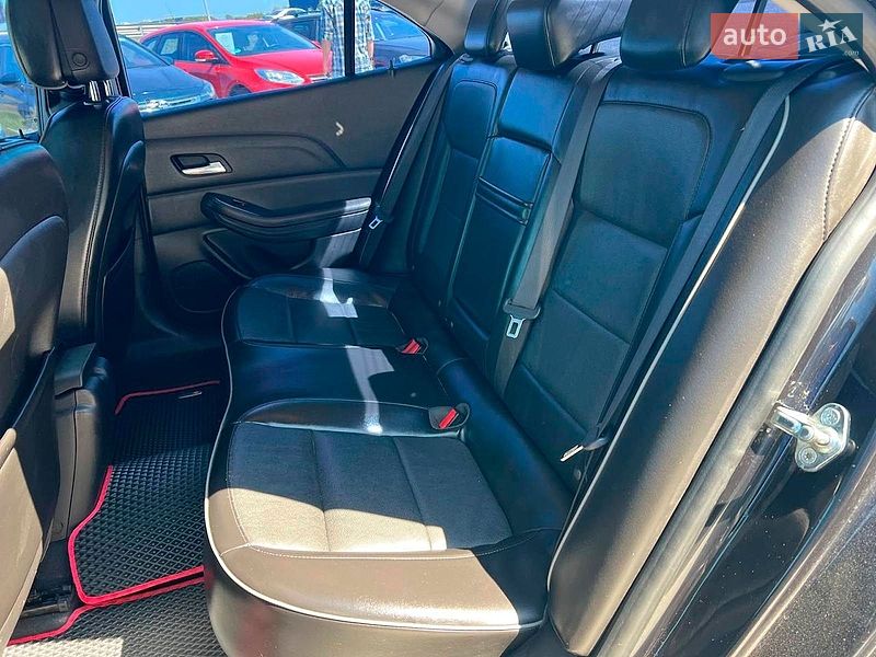 Фото Chevrolet Malibu з оголошення AUTO.RIA