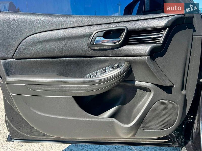 Фото Chevrolet Malibu з оголошення AUTO.RIA