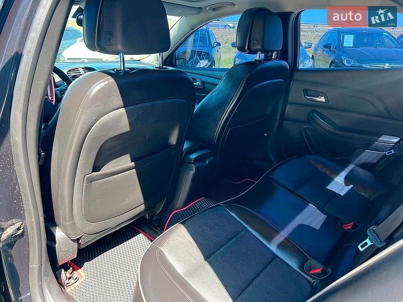 Фото Chevrolet Malibu з оголошення AUTO.RIA