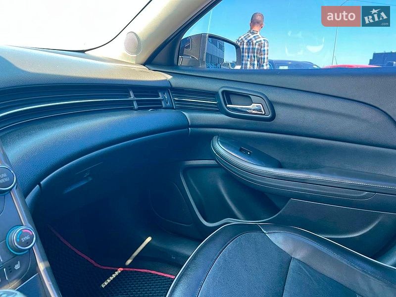 Фото Chevrolet Malibu з оголошення AUTO.RIA