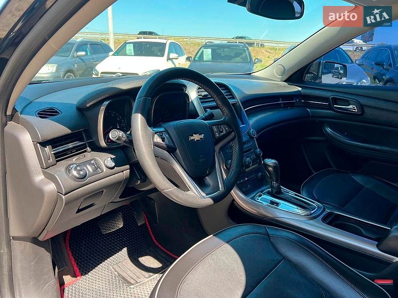 Фото Chevrolet Malibu з оголошення AUTO.RIA