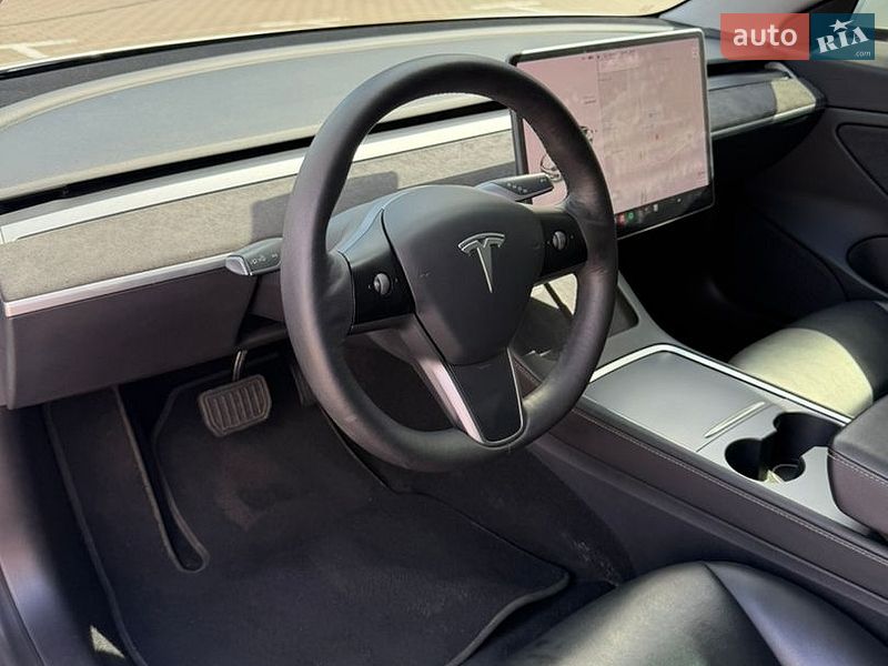 Фото Tesla Model 3 з оголошення AUTO.RIA
