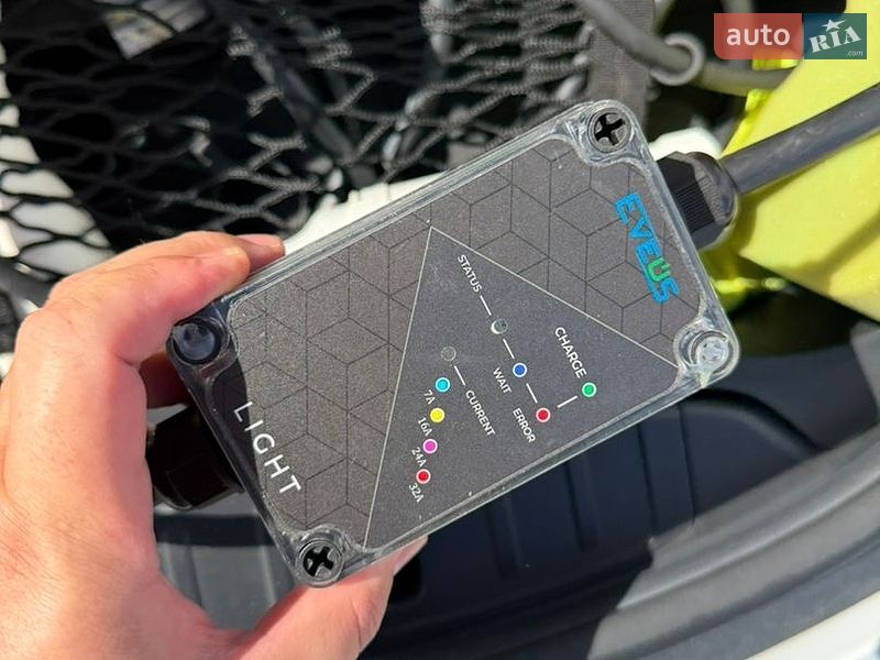 Фото Tesla Model 3 з оголошення AUTO.RIA