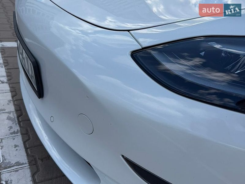 Фото Tesla Model 3 з оголошення AUTO.RIA