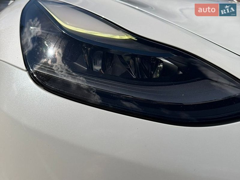 Фото Tesla Model 3 з оголошення AUTO.RIA