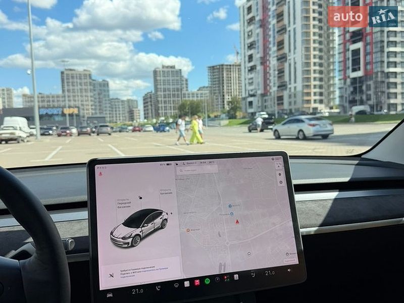 Фото Tesla Model 3 з оголошення AUTO.RIA