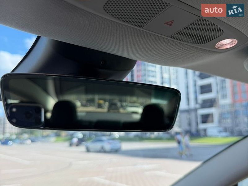 Фото Tesla Model 3 з оголошення AUTO.RIA