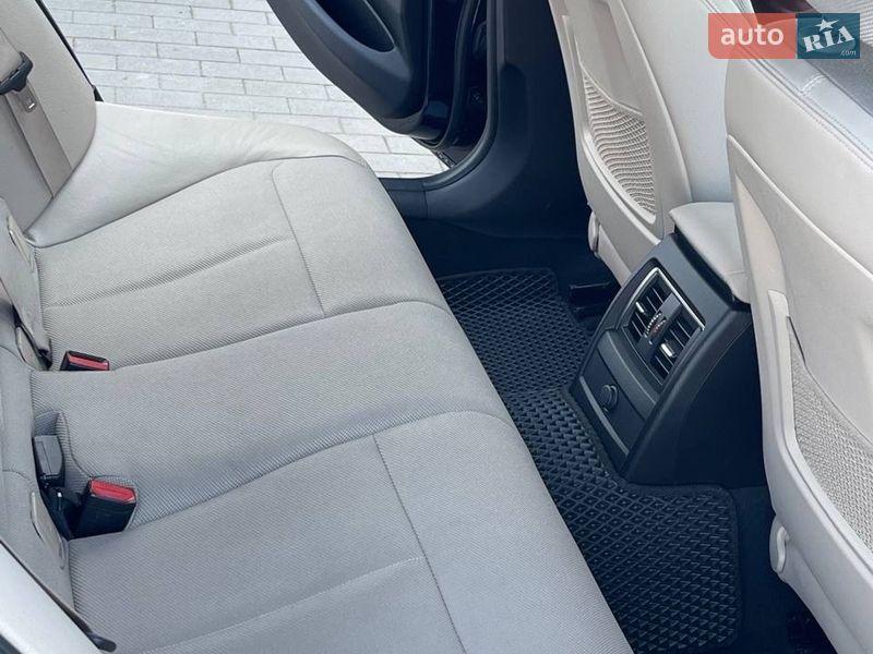 Фото BMW 3 Series з оголошення AUTO.RIA