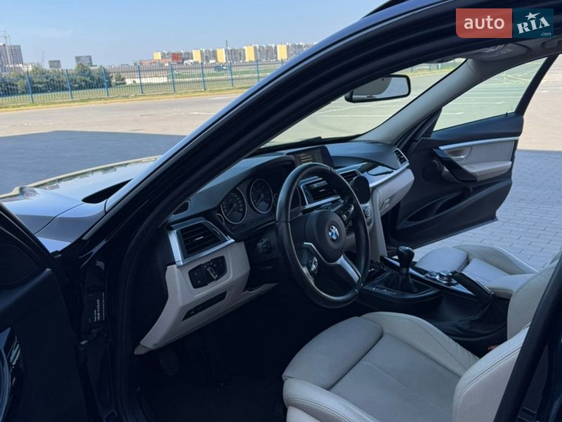 Фото BMW 3 Series з оголошення AUTO.RIA