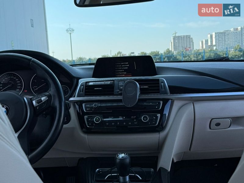 Фото BMW 3 Series з оголошення AUTO.RIA