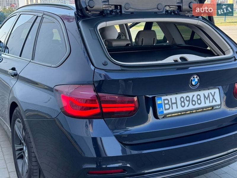 Фото BMW 3 Series з оголошення AUTO.RIA