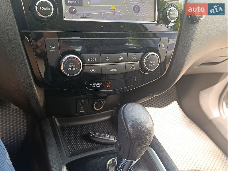 Фото Nissan Rogue з оголошення AUTO.RIA