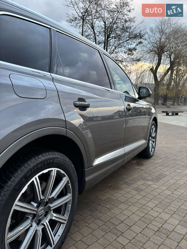 Фото Audi Q7 з оголошення AUTO.RIA