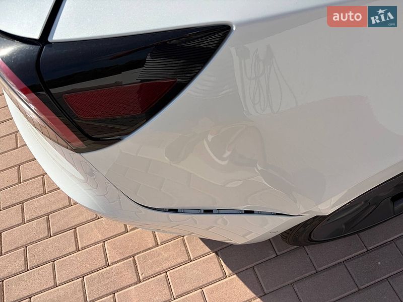 Фото Tesla Model 3 з оголошення AUTO.RIA