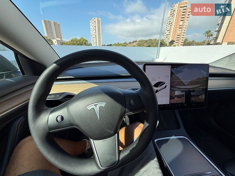 Фото Tesla Model 3 з оголошення AUTO.RIA