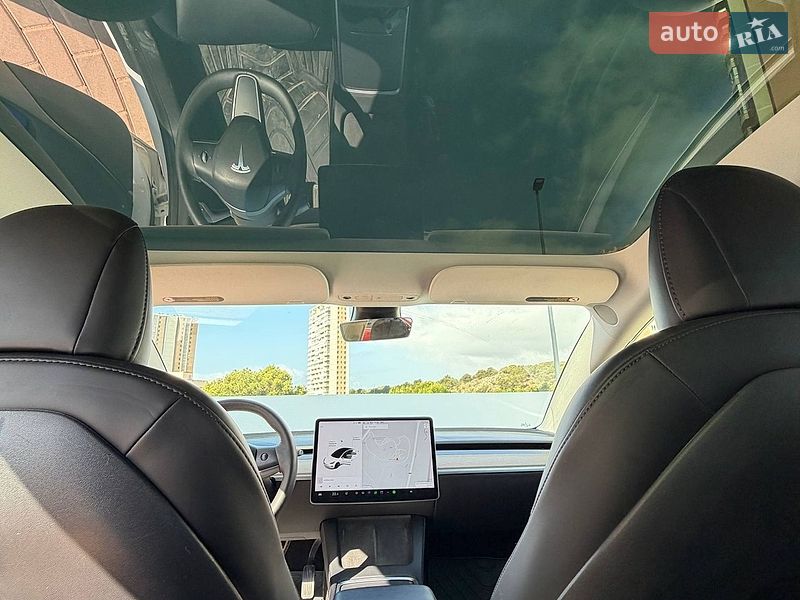 Фото Tesla Model 3 з оголошення AUTO.RIA