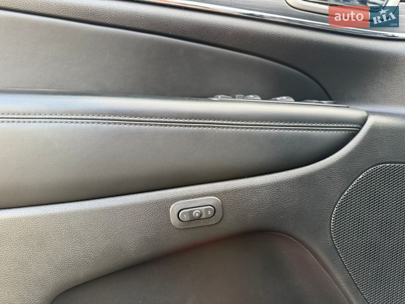 Фото Jeep Grand Cherokee з оголошення AUTO.RIA