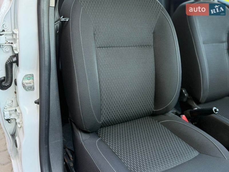 Фото Renault Sandero з оголошення AUTO.RIA