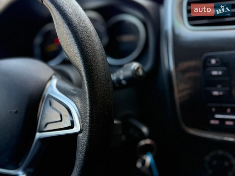 Фото Renault Sandero з оголошення AUTO.RIA