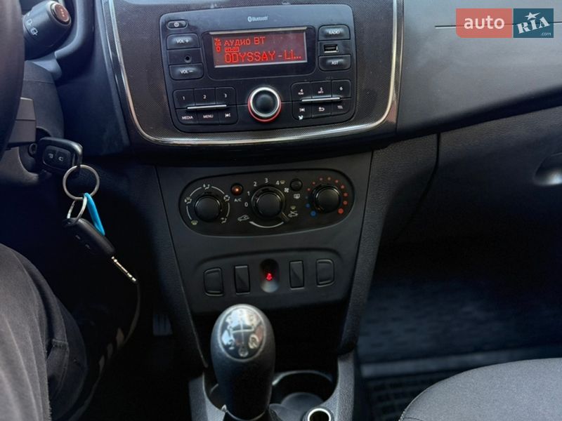 Фото Renault Sandero з оголошення AUTO.RIA